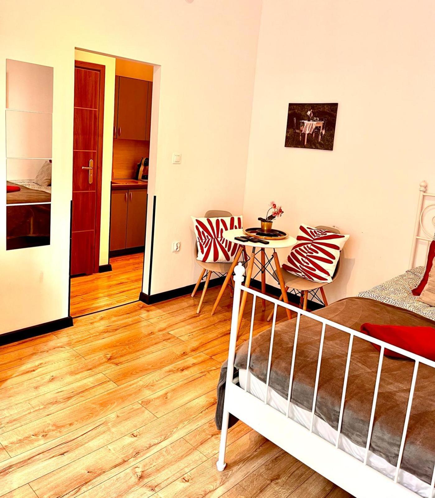 Best 1 Room Condo In Warszawa Center Экстерьер фото