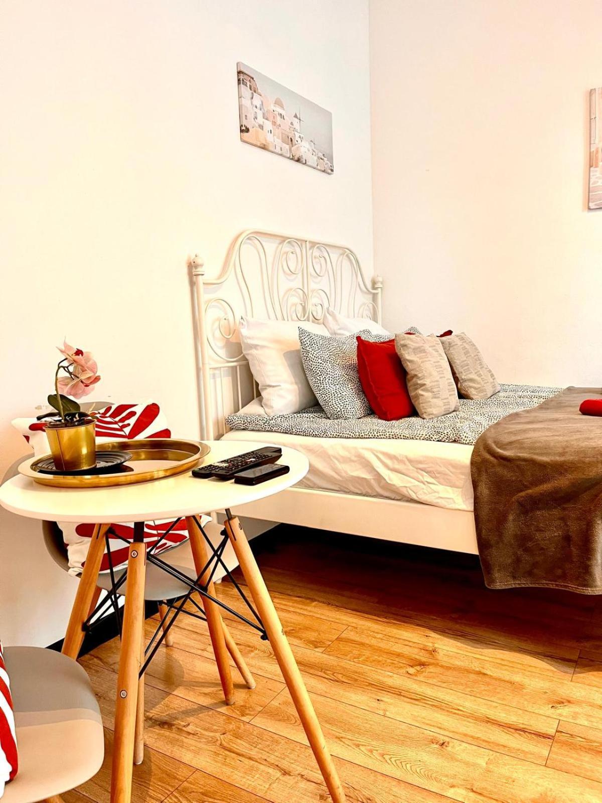 Best 1 Room Condo In Warszawa Center Экстерьер фото